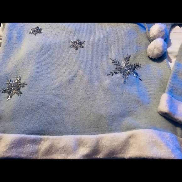 Jane Doe Sweater with pom poms - Picture 3 of 6